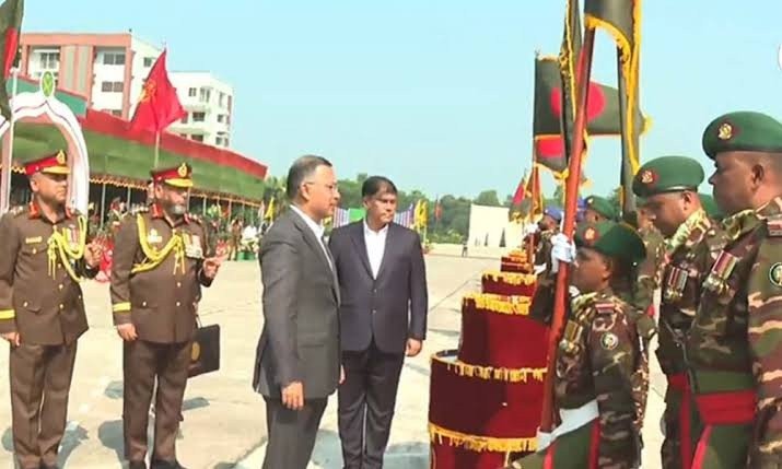 সেনাবাহিনীর ৭ ইউনিটকে জাতীয় পতাকা প্রদান করলেন প্রধানমন্ত্রী